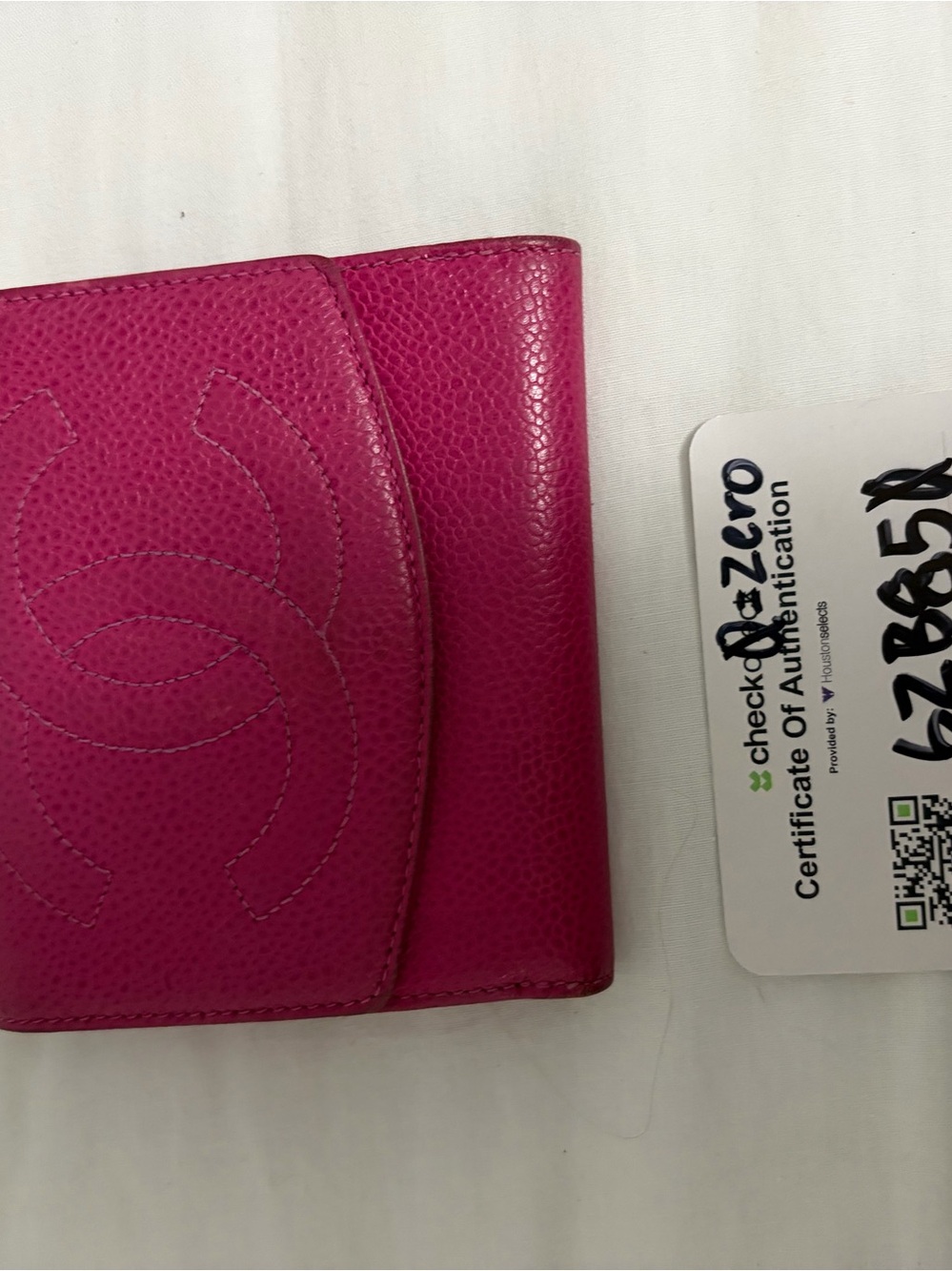 Authentic Chanel Raspberry Pink Caviar Compact Wallet + EntrupyAuthorization - Picture 4 of 12
